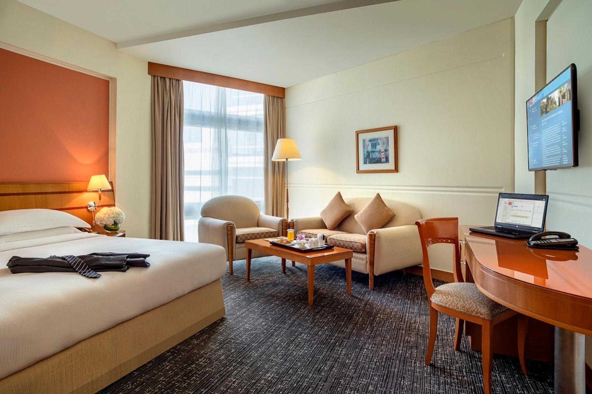 Deluxe Suite