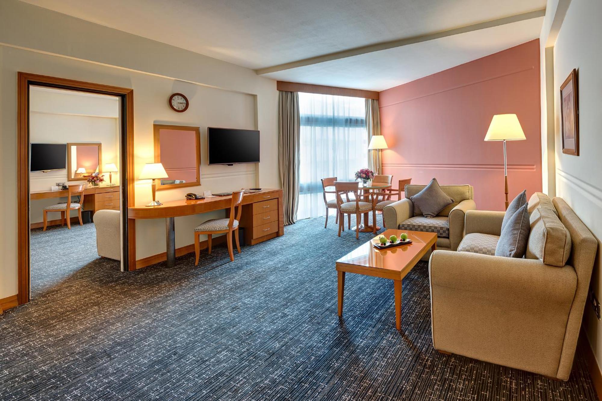 Deluxe Suite