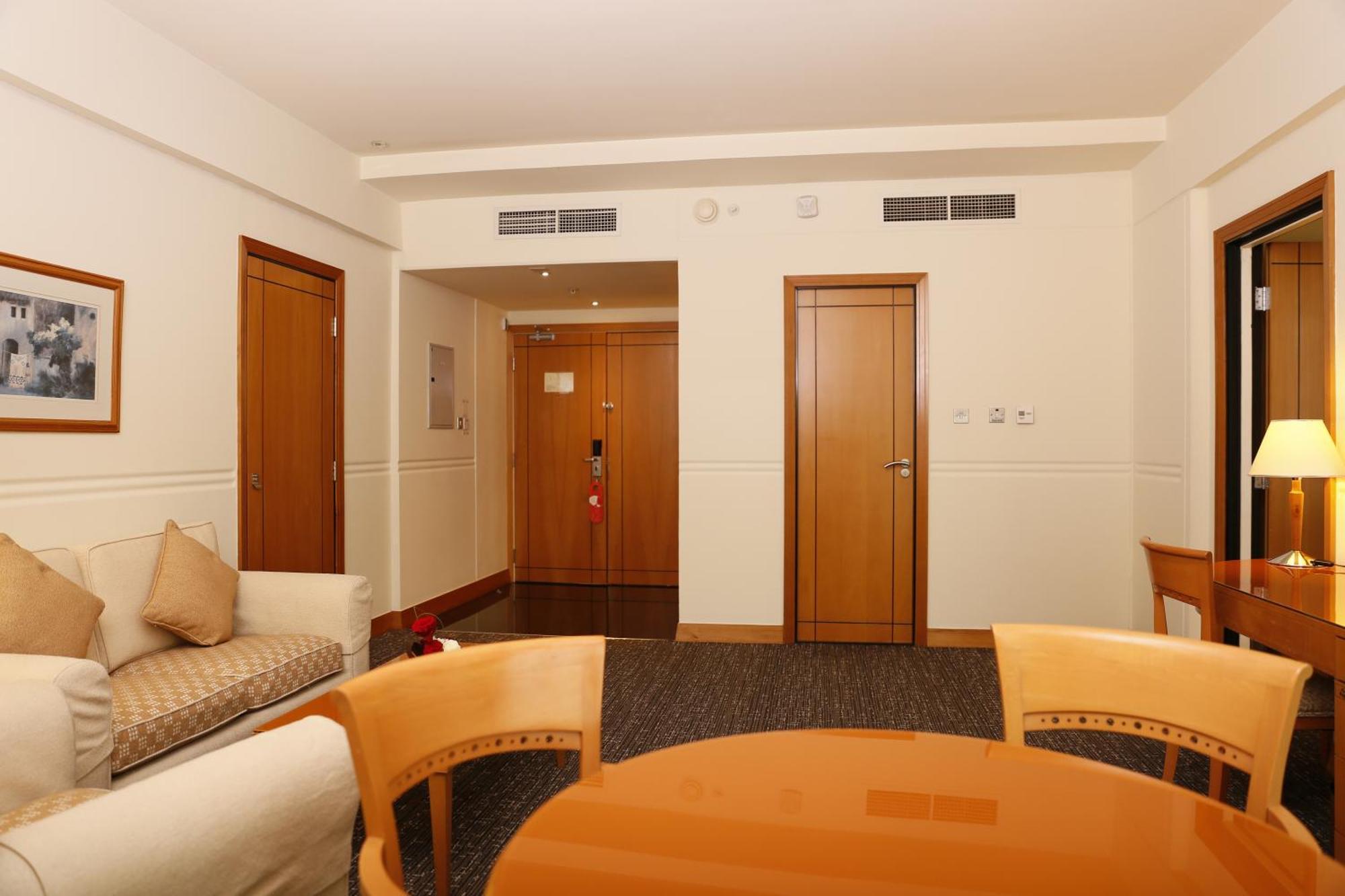 Deluxe Suite